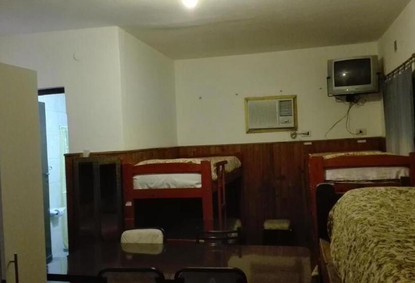 غرفة عائلية, Residencial Casal