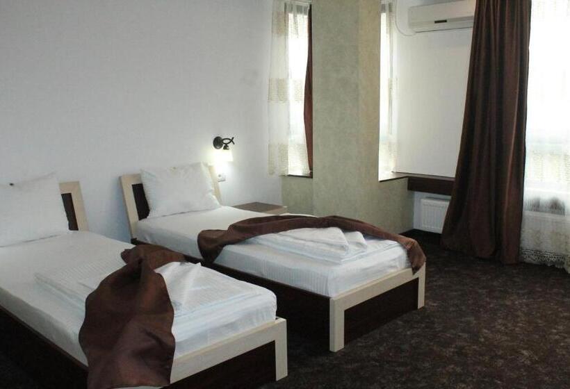 스탠다드 룸, Restaurant Imperial