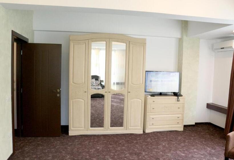 디럭스 스위트, Restaurant Imperial