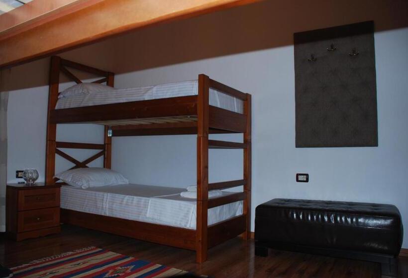 浴室共有ファミリールーム, Bed & Breakfast Local Living Edi