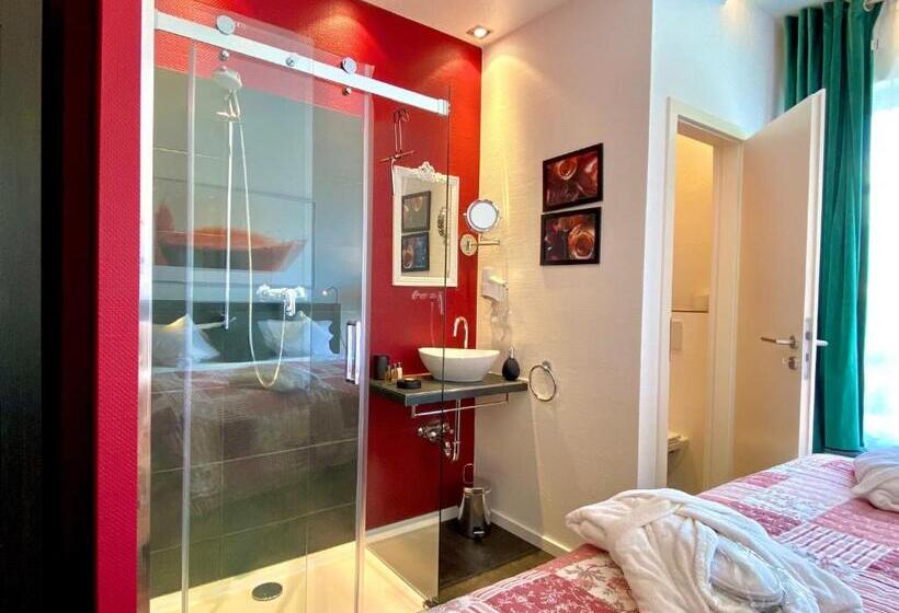 اتاق استاندارد, Lilis Kleines