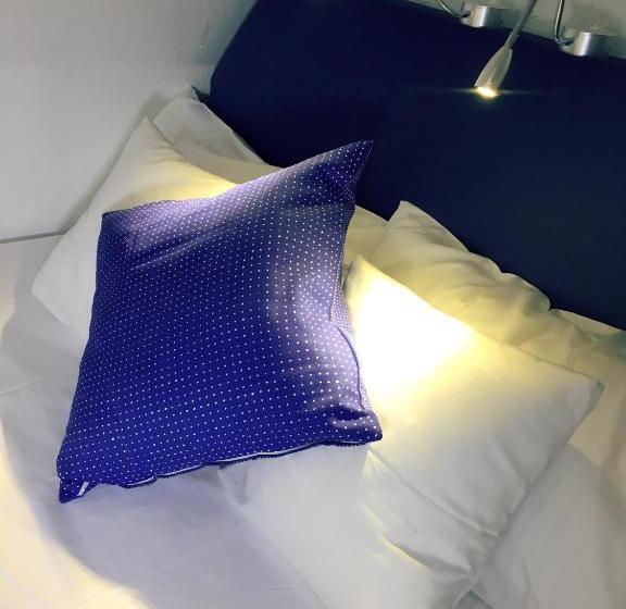 اتاق عادی, Lilis Kleines