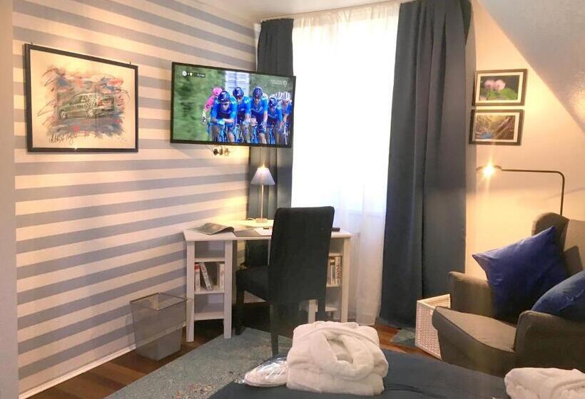 اتاق عادی, Lilis Kleines