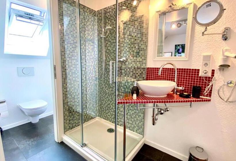 اتاق استاندارد با تخت بزرگ, Lilis Kleines