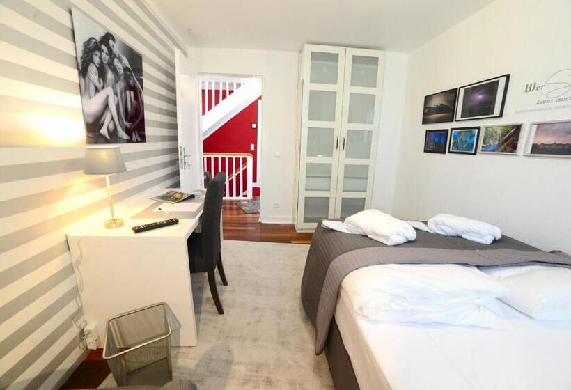 اتاق عادی, Lilis Kleines