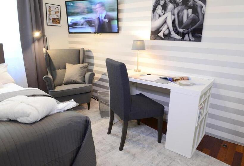 اتاق عادی, Lilis Kleines