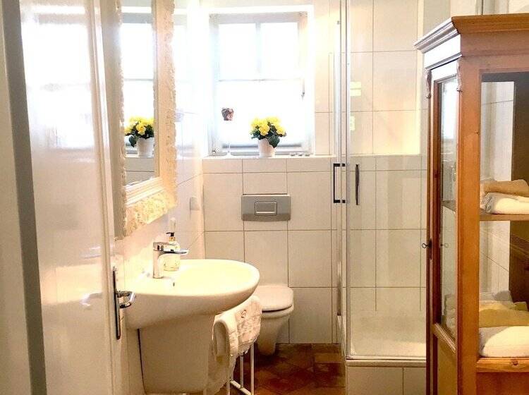 اتاق استاندارد, Lilis Kleines