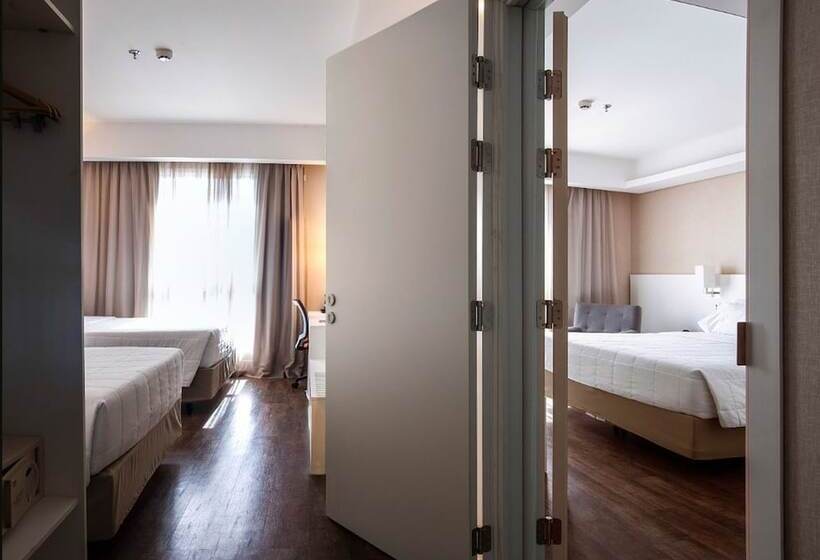 带2个双人床的标准工作室, Holiday Inn Express Farroupilha, Um Hotel Ihg