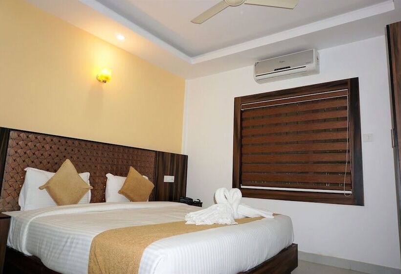Quarto Deluxe, Kochi Crown