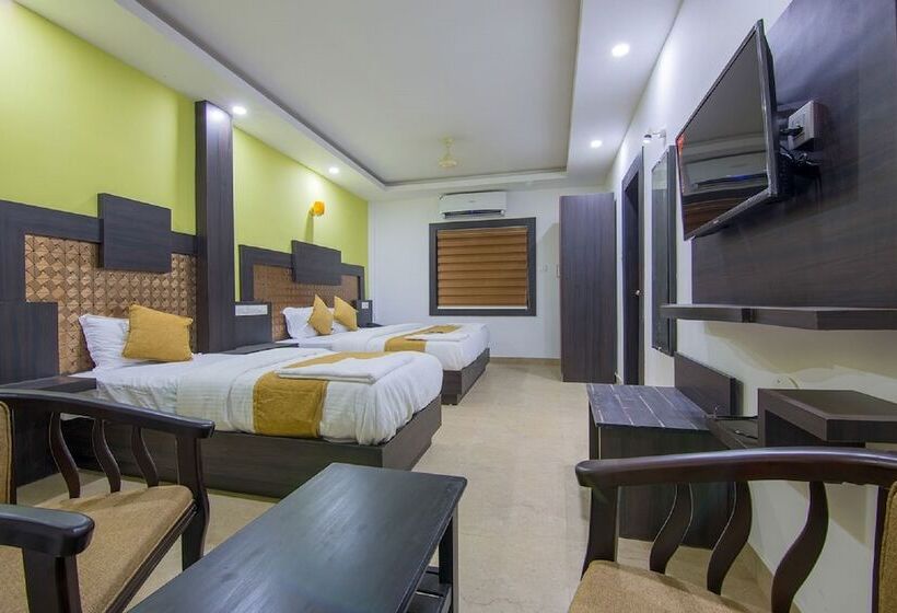 Quarto Triplo Deluxe, Kochi Crown