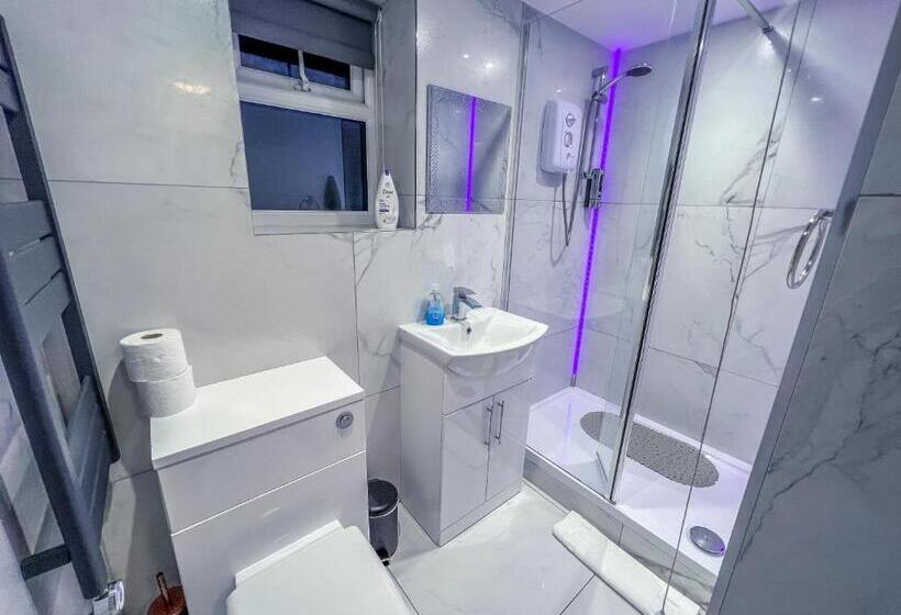 Номер Стандарт Совместная Ванная, Twenty Hotel And Bar