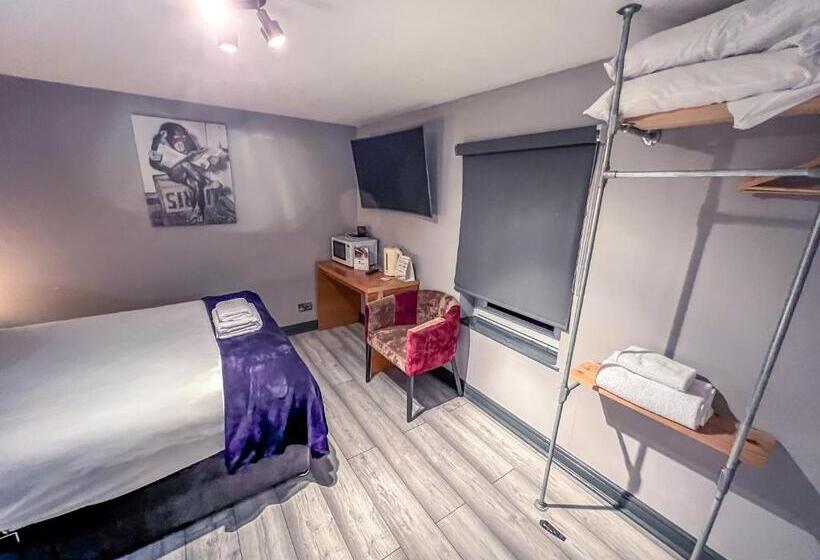 Номер Стандарт Совместная Ванная, Twenty Hotel And Bar