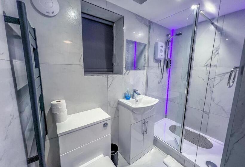 Номер Стандарт Совместная Ванная, Twenty Hotel And Bar