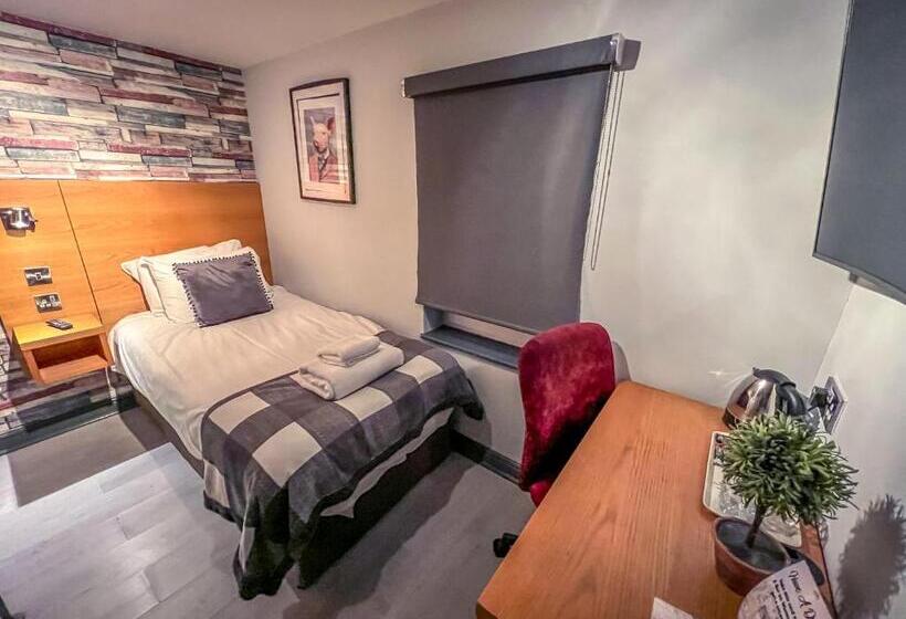 Номер Стандарт Индивидуальный Совместная Ванная, Twenty Hotel And Bar