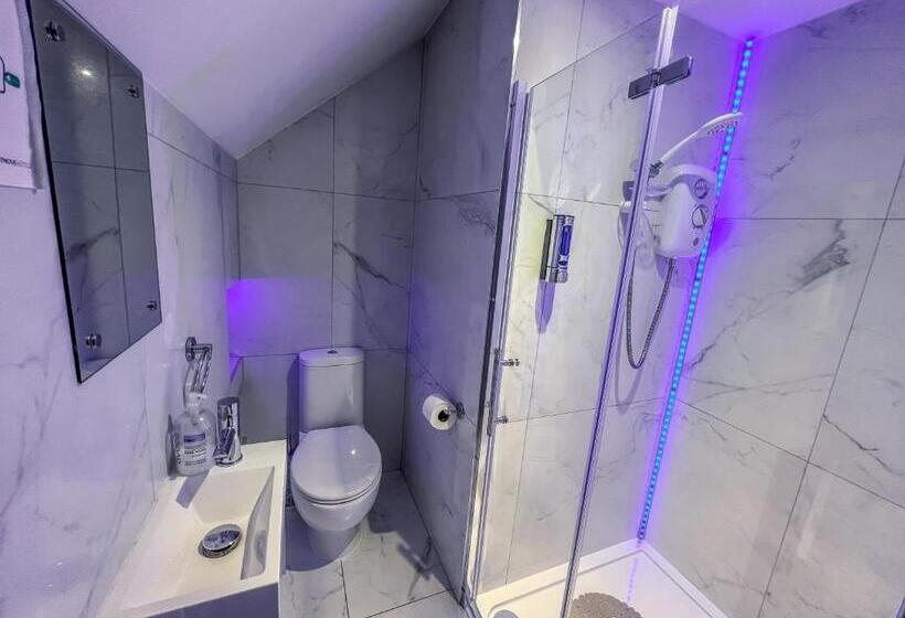 Номер Стандарт, Twenty Hotel And Bar