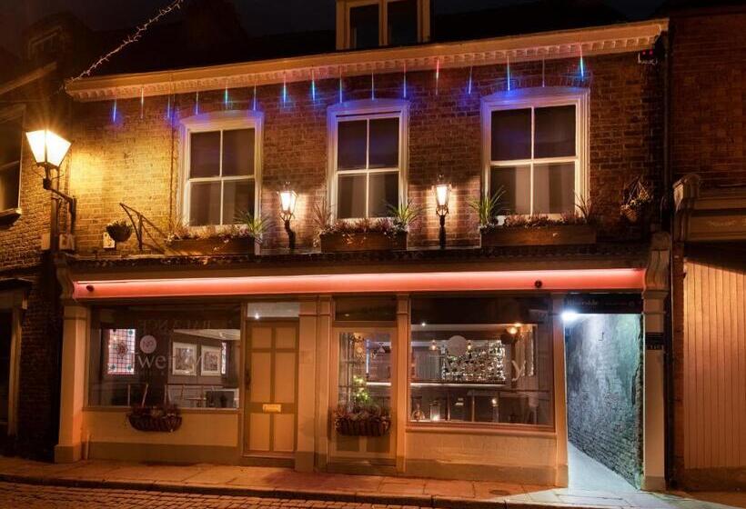 Номер Стандарт, Twenty Hotel And Bar