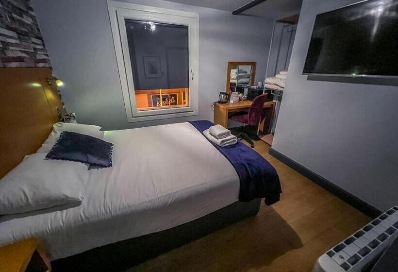 Номер Стандарт, Twenty Hotel And Bar