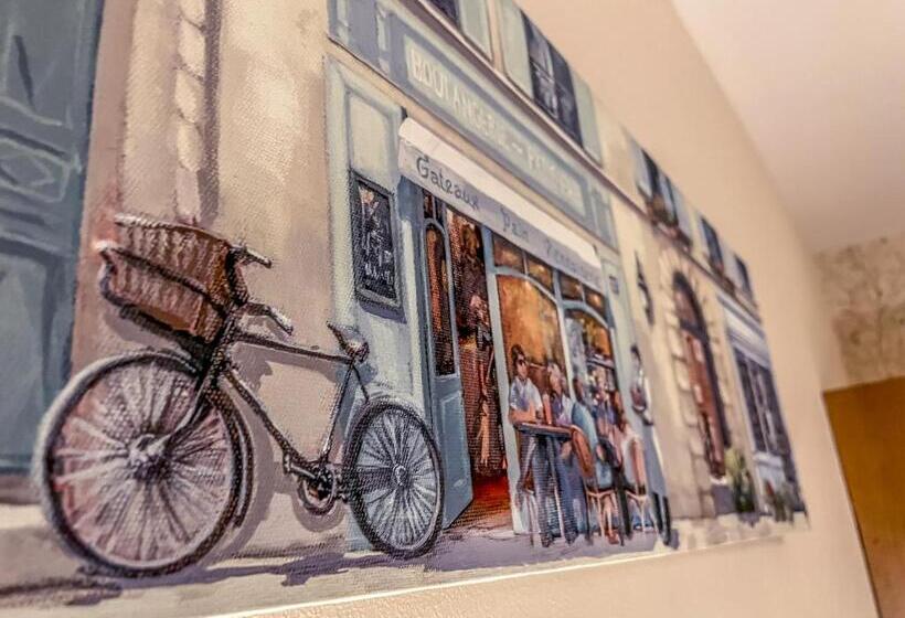 Номер Стандарт Совместная Ванная, Twenty Hotel And Bar