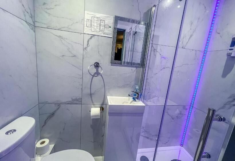 Номер Стандарт, Twenty Hotel And Bar