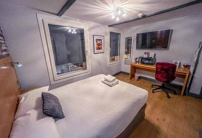 Номер Стандарт, Twenty Hotel And Bar