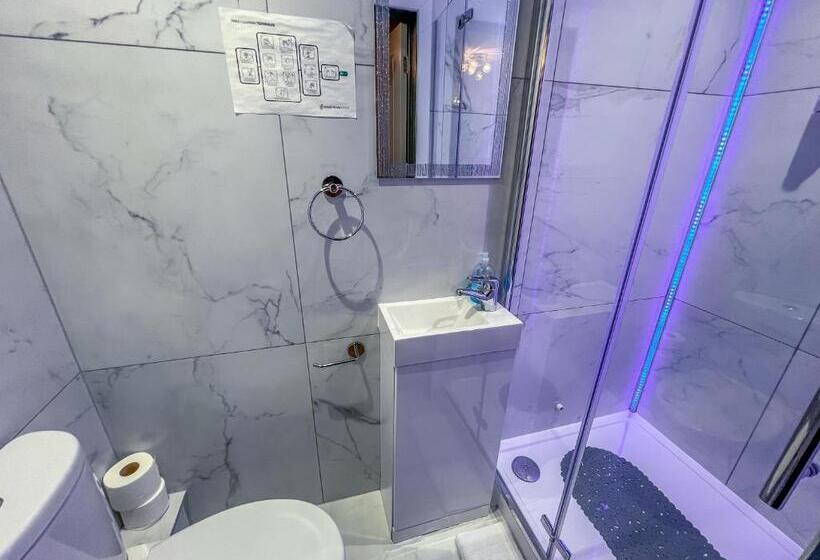 Номер Стандарт, Twenty Hotel And Bar