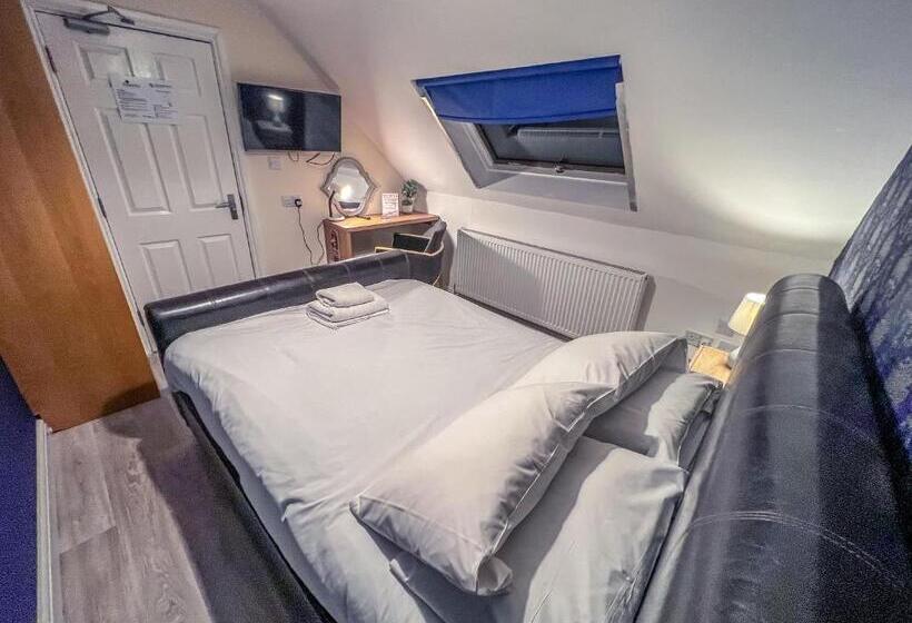 Номер Стандарт Совместная Ванная, Twenty Hotel And Bar