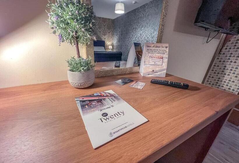 Номер Стандарт Совместная Ванная, Twenty Hotel And Bar