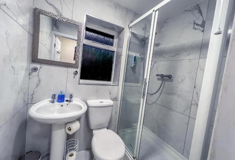 Номер Стандарт Совместная Ванная, Twenty Hotel And Bar