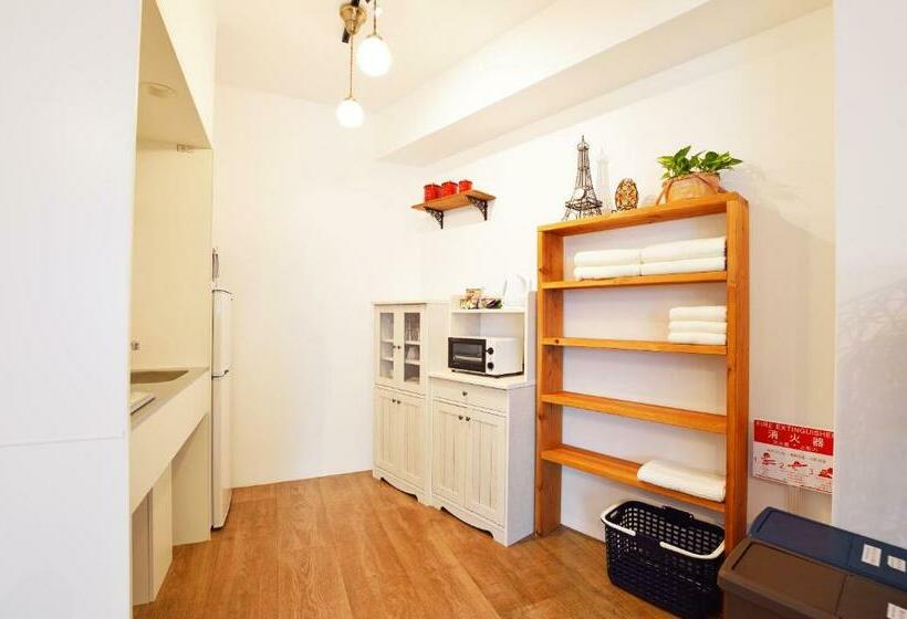 Standard Room, Douce