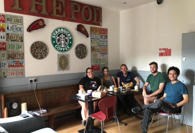 デラックスファミリールーム, The Liverpool Pod Travel Hostel
