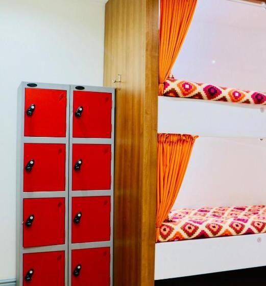 ルームシェアのワンベッド, The Liverpool Pod Travel Hostel