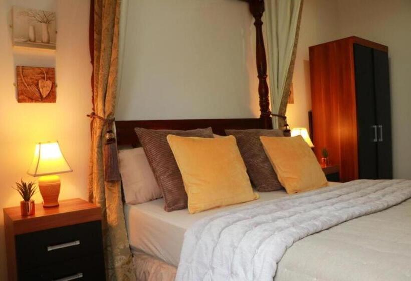 スーペリアースイート, The Liverpool Pod Travel Hostel