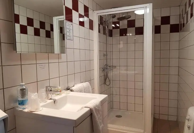 Superior Kolmen Hengen Huone, Villa Motel