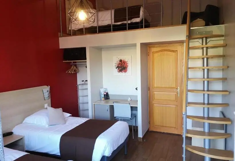 Superior Kolmen Hengen Huone, Villa Motel