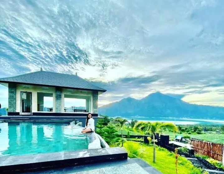 レイクビュースタンダードルーム, Batur Green Hill And Hot Spring