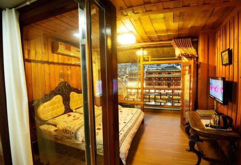 Номер Стандарт с Балконом, Yi Jiang Lou Lnn