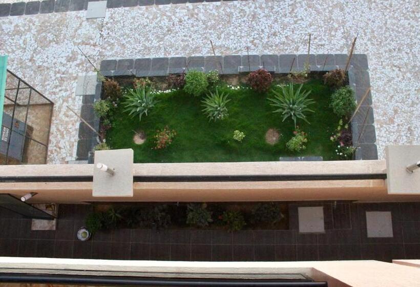 استودیوی لوکس, Casahouse Apparts