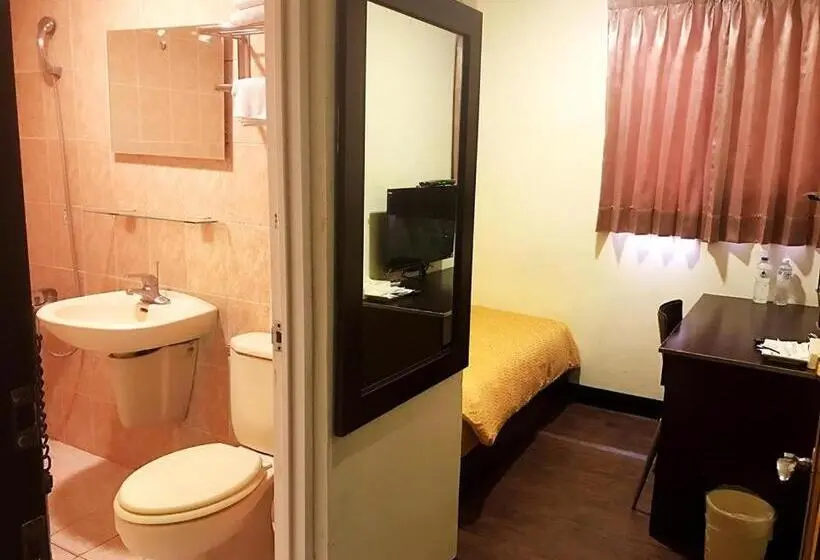 اتاق اکونومی, Holiday Business