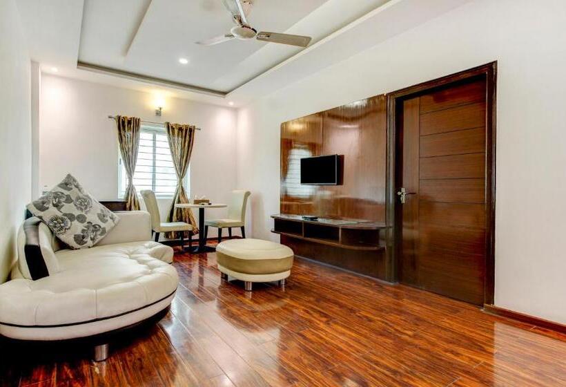 Chambre Supérieure, Treebo The Sai Leela Suites R T Nagar