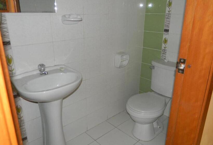 חדר סטנדרט לשלושה, Amazon Dream Hostel With Ac And Starlink