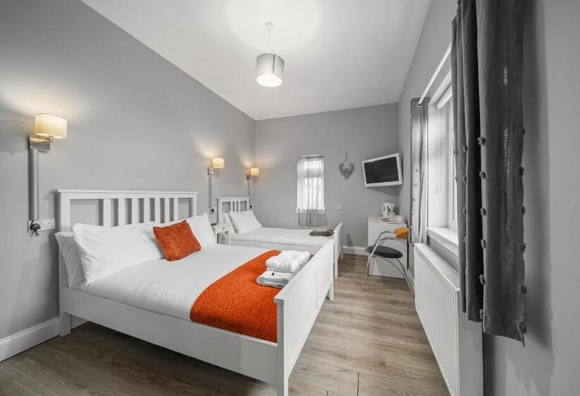 غرفة أساسية ثلاثية, Queensferry Guest House