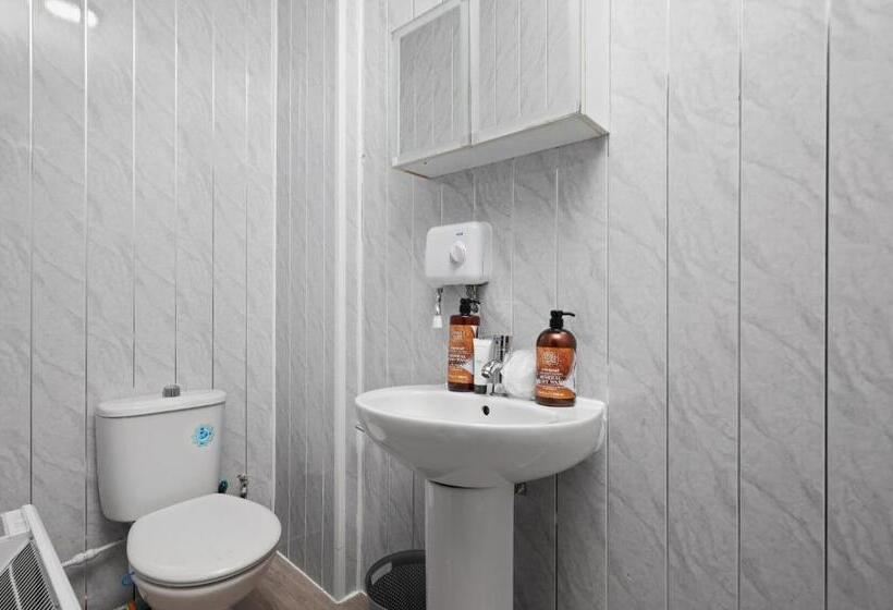 小室, Queensferry Guest House