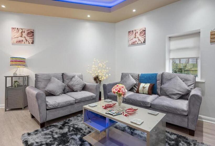 小室, Queensferry Guest House