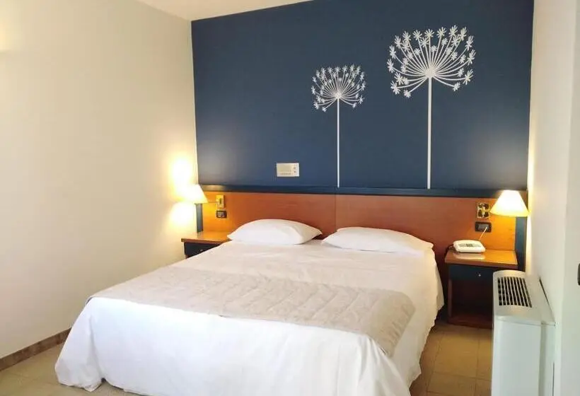 اتاق استاندارد چهار تخته, Domus Grand