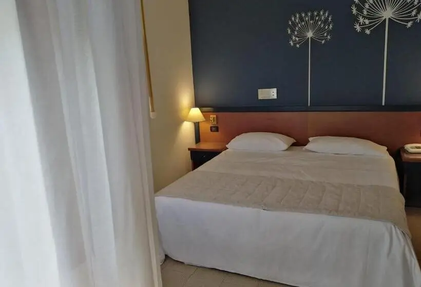 اتاق استاندارد چهار تخته, Domus Grand