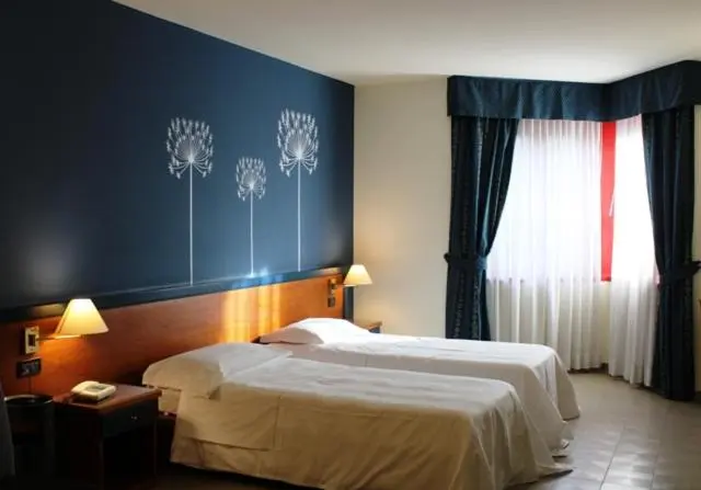اتاق استاندارد چهار تخته, Domus Grand