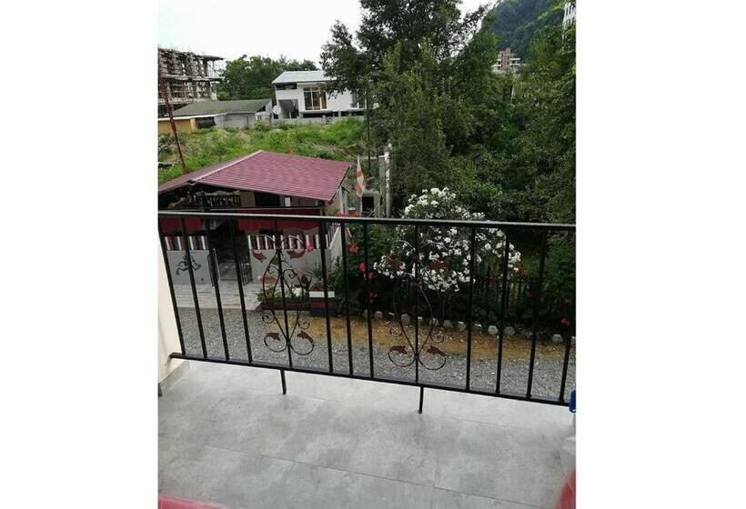 Triple Room Sea View, Kvariati Beach Guesthouse Levaniko