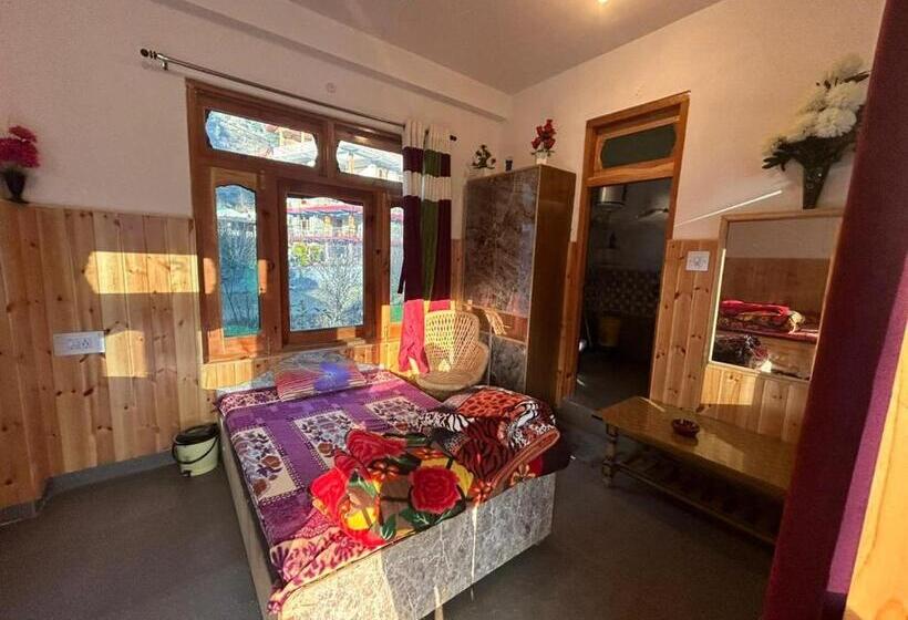 Deluxe room with river view, Snow View Guest House
