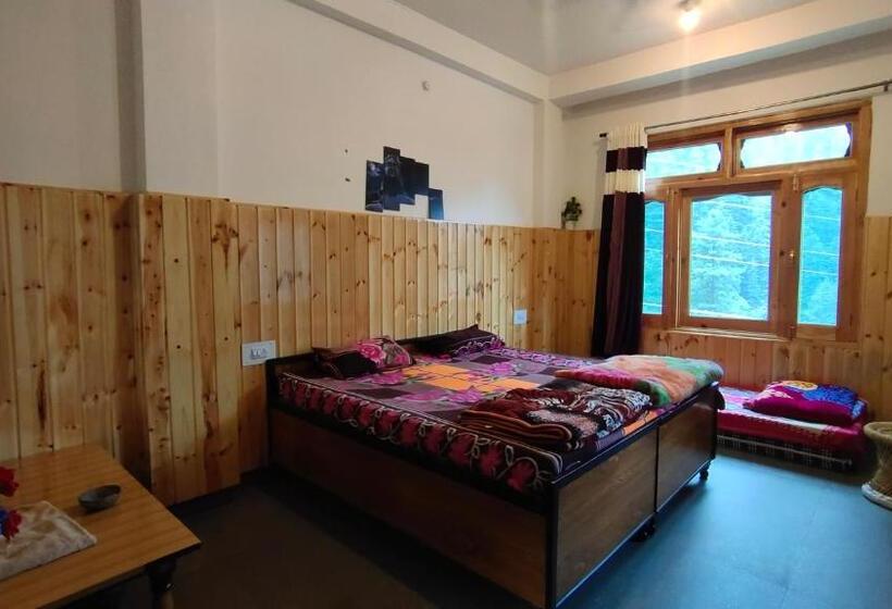 Deluxe room with river view, Snow View Guest House