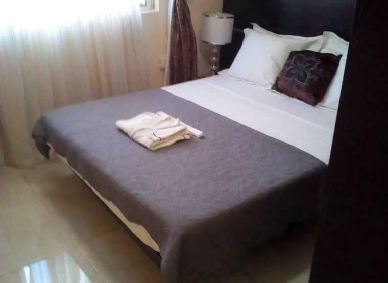 آپارتمان 2 خوابه, Nigus House